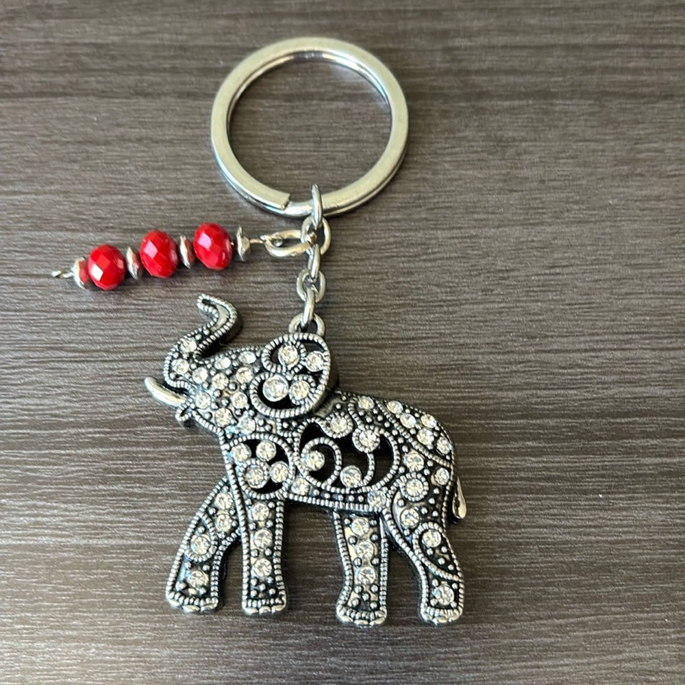 Good Luck Rhinestone‎ Elephant Key Chain - Picture 3 of 6